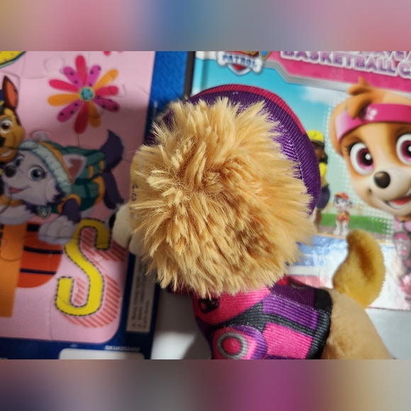 Paw Patrol Skye Plush, Book and Puzzle - Picture 3 of 15